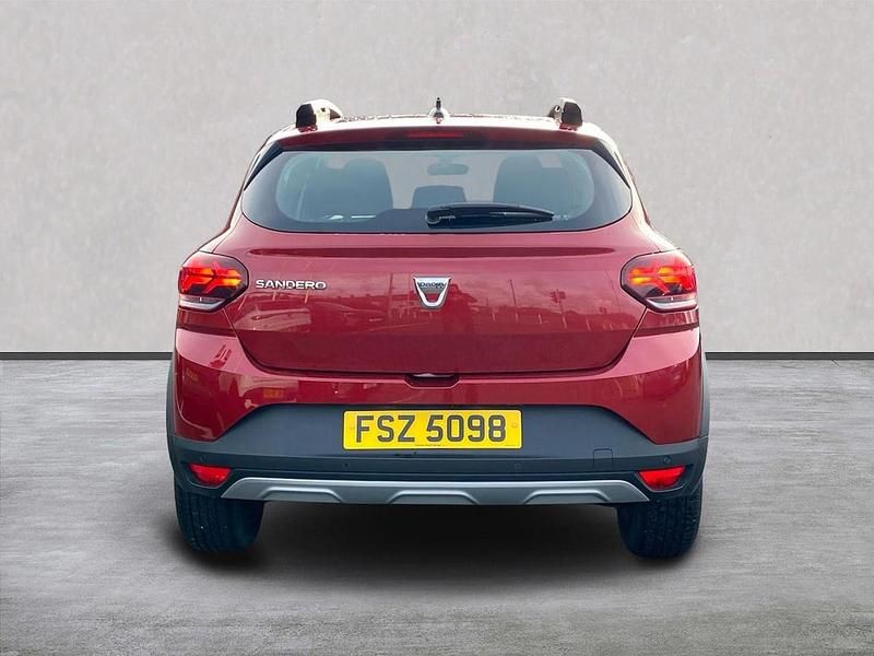 Used Dacia Sandero Comfort 90 HP (66 kW) 2021 Red Hatchback