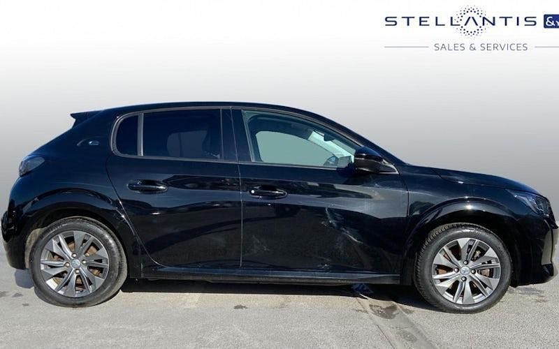 Used Peugeot e-208 Allure 100 kW (136 HP) 2021 Hatchback