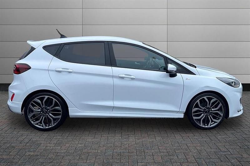 Used Ford Fiesta ST-Line X 100 HP (73 kW) 2022 Frozen white Hatchback