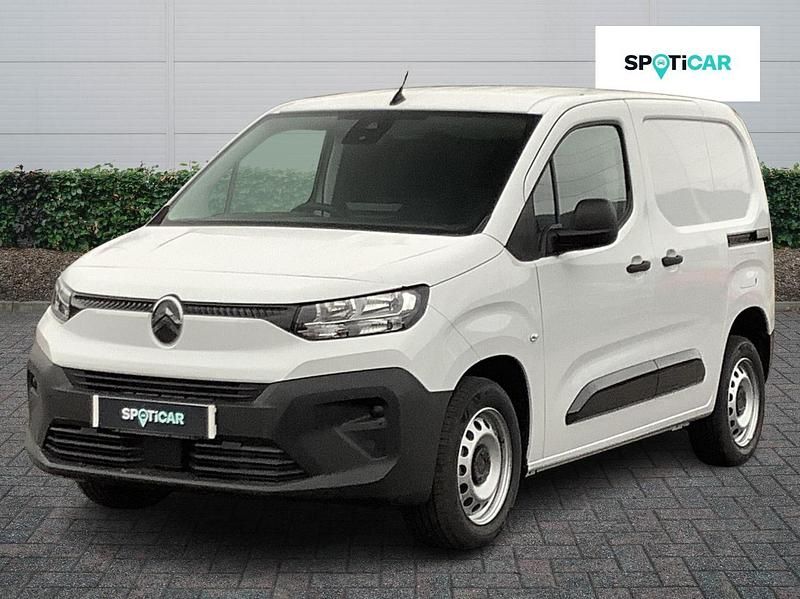 Used Citroën Berlingo 101 HP (74 kW) 2024 White MPV