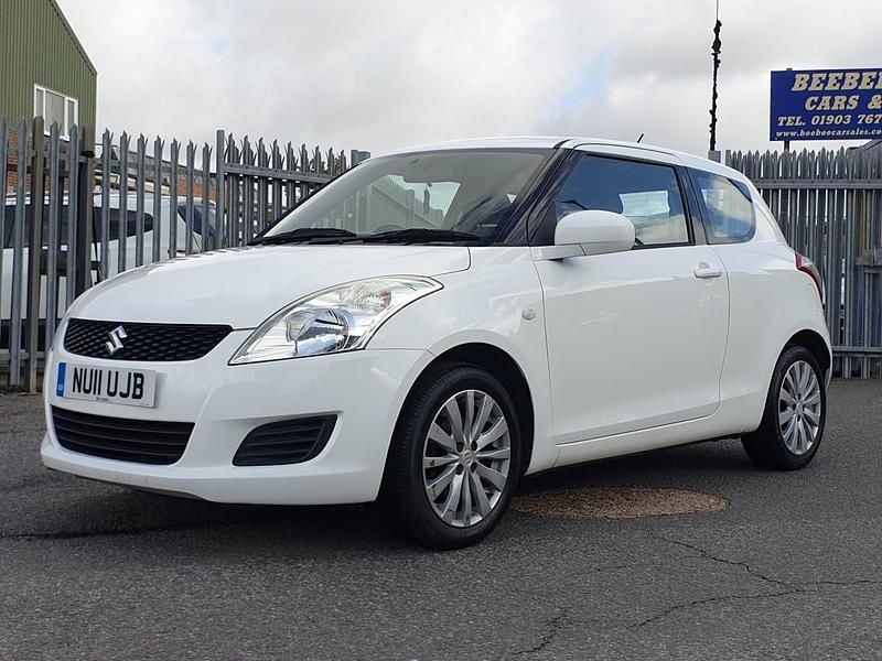 White Used 2011 Suzuki Swift SZ3 Hatchback | £2,695 (Fair price) - Image 1/4