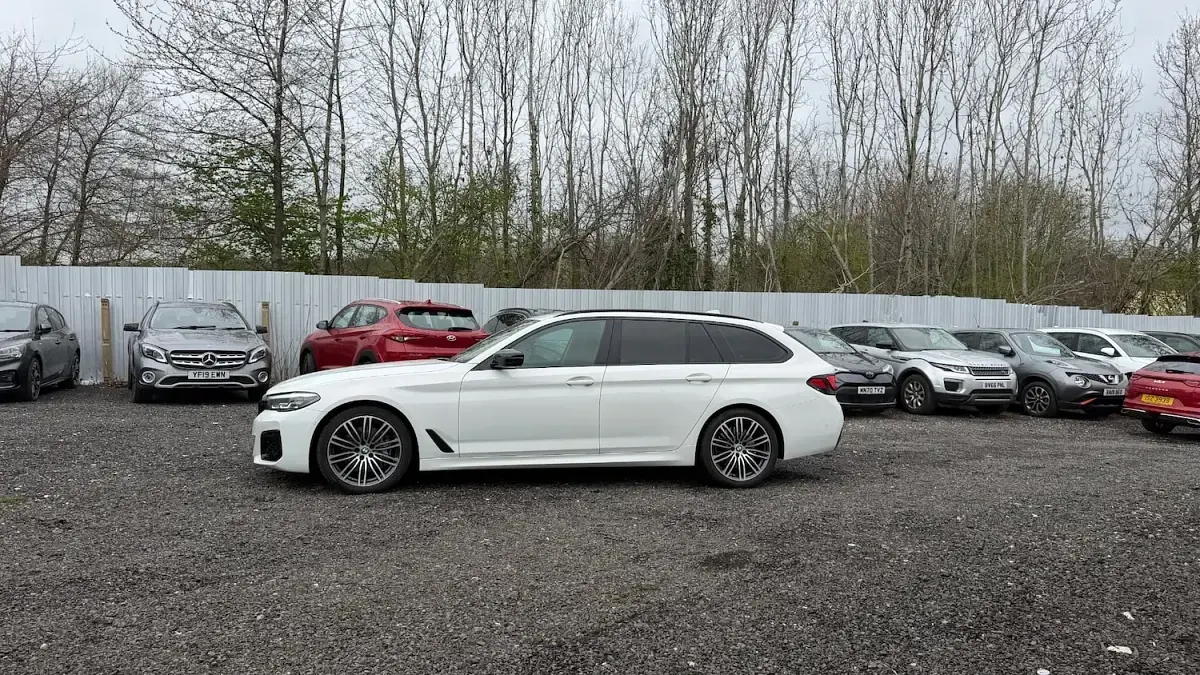 Used BMW 530 M Sport 282 HP (207 kW) 2021 White Estate