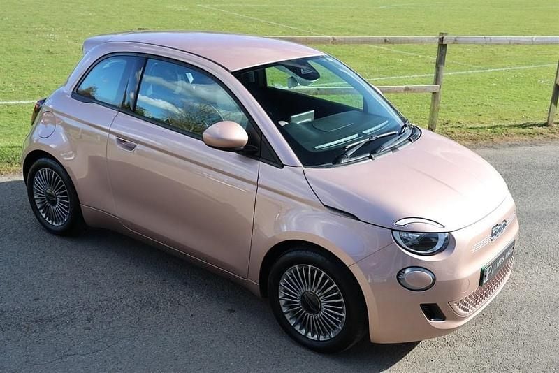 Used Fiat 500e 86 kW (118 HP) 2024 Rose gold Hatchback