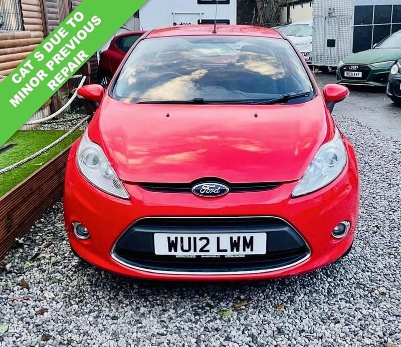Used Ford Fiesta Zetec 81 HP (59 kW) 2012 Red Hatchback
