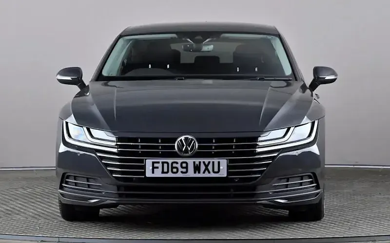 Begagnad VW Arteon SE 190 HK (139 kW) 2020 Grå Halvkombi