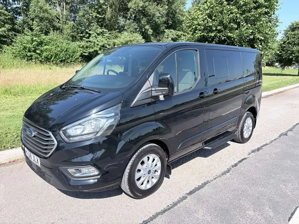 Used Ford Tourneo 2018 Black MPV