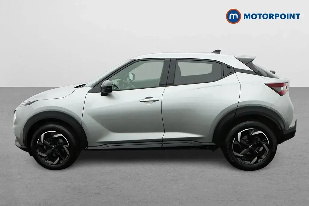 Used Nissan Juke N-Connecta 114 HP (83 kW) 2023 Silver SUV