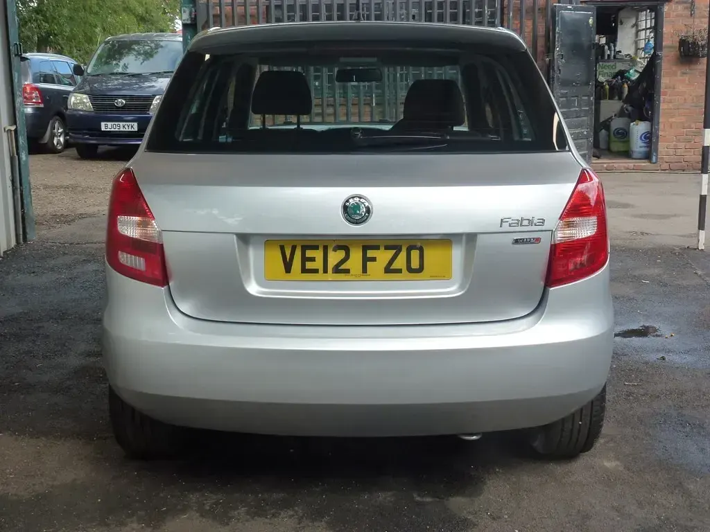 Used Skoda Fabia SE 69 HP (50 kW) 2012 Silver Hatchback