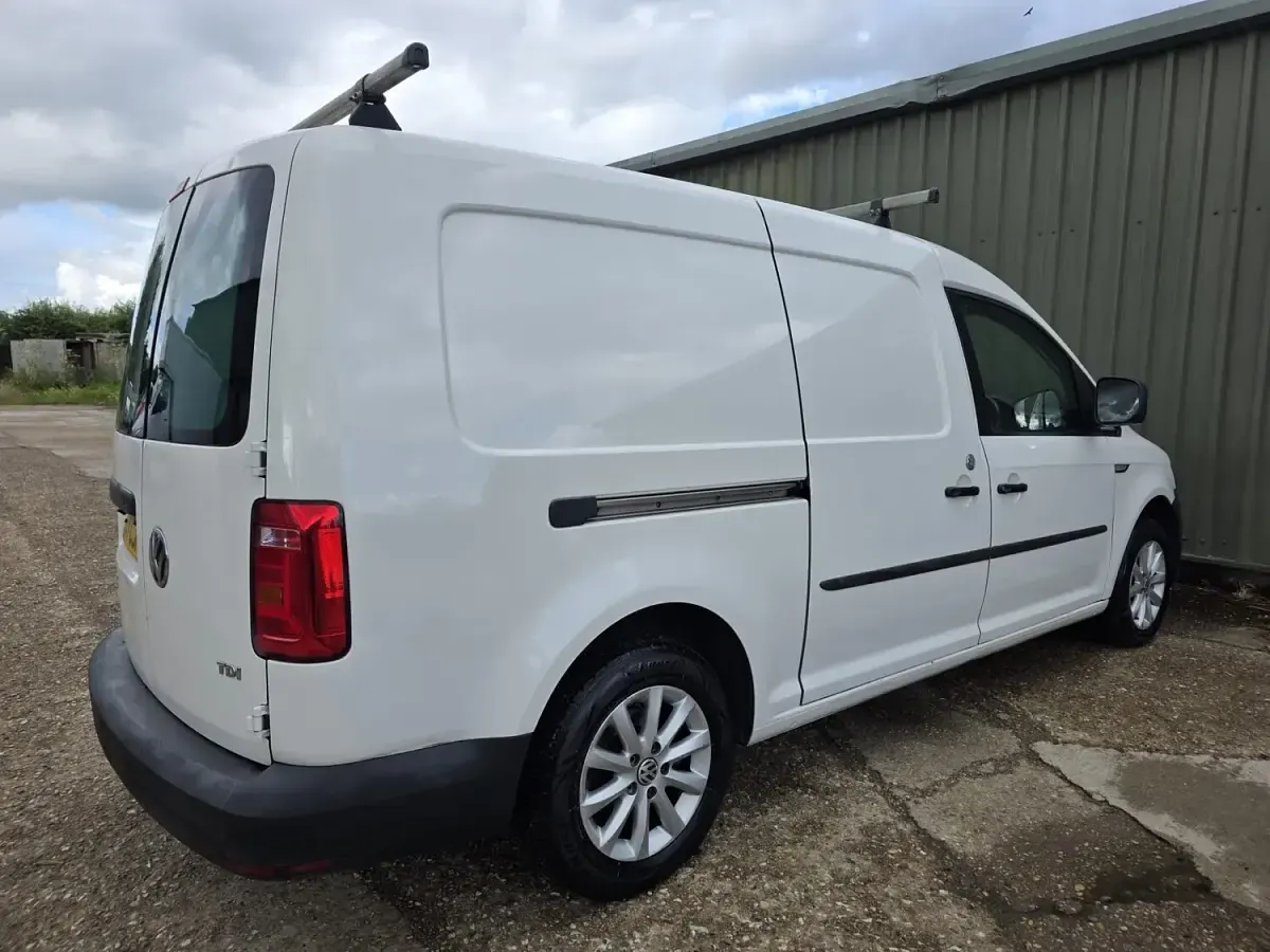 Used VW Caddy Startline 102 HP (75 kW) 2017 White MPV