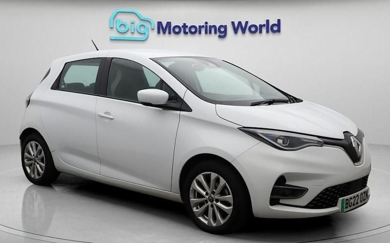 Used 2022 Renault Rapid Version S Hatchback | £9,300 (Fair price) - Image 1/4