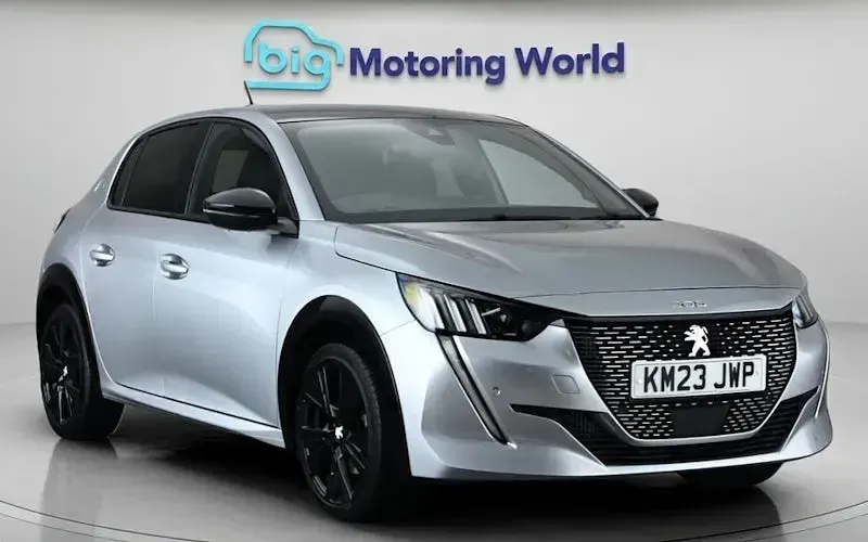 Used Peugeot 208 GT 102 HP (75 kW) 2023 Hatchback