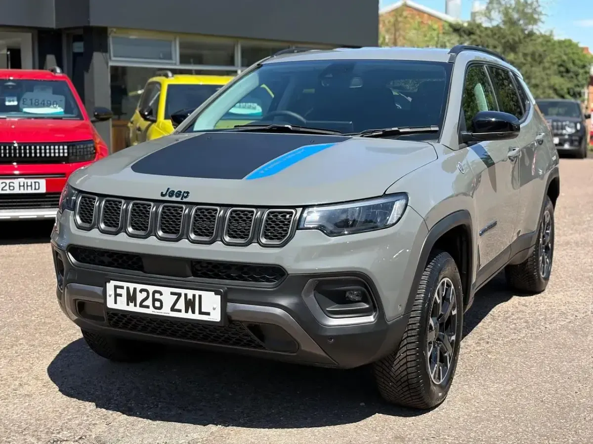 New Jeep Compass Trailhawk 237 HP (174 kW) 2026 Grey SUV