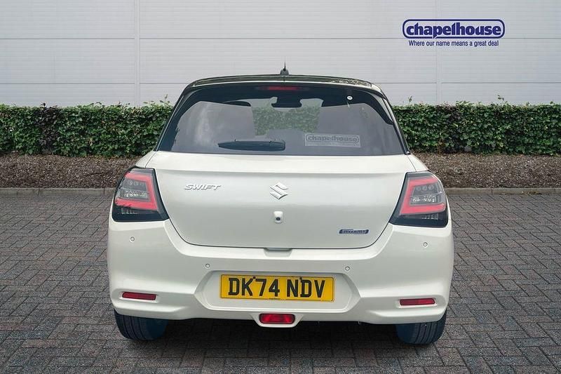 Used Suzuki Swift 82 HP (60 kW) 2024 White Hatchback
