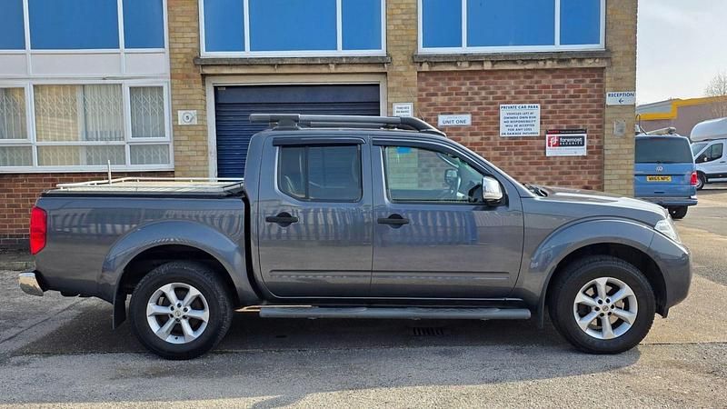 Used Nissan Navara Tekna 2015 Grey Pickup
