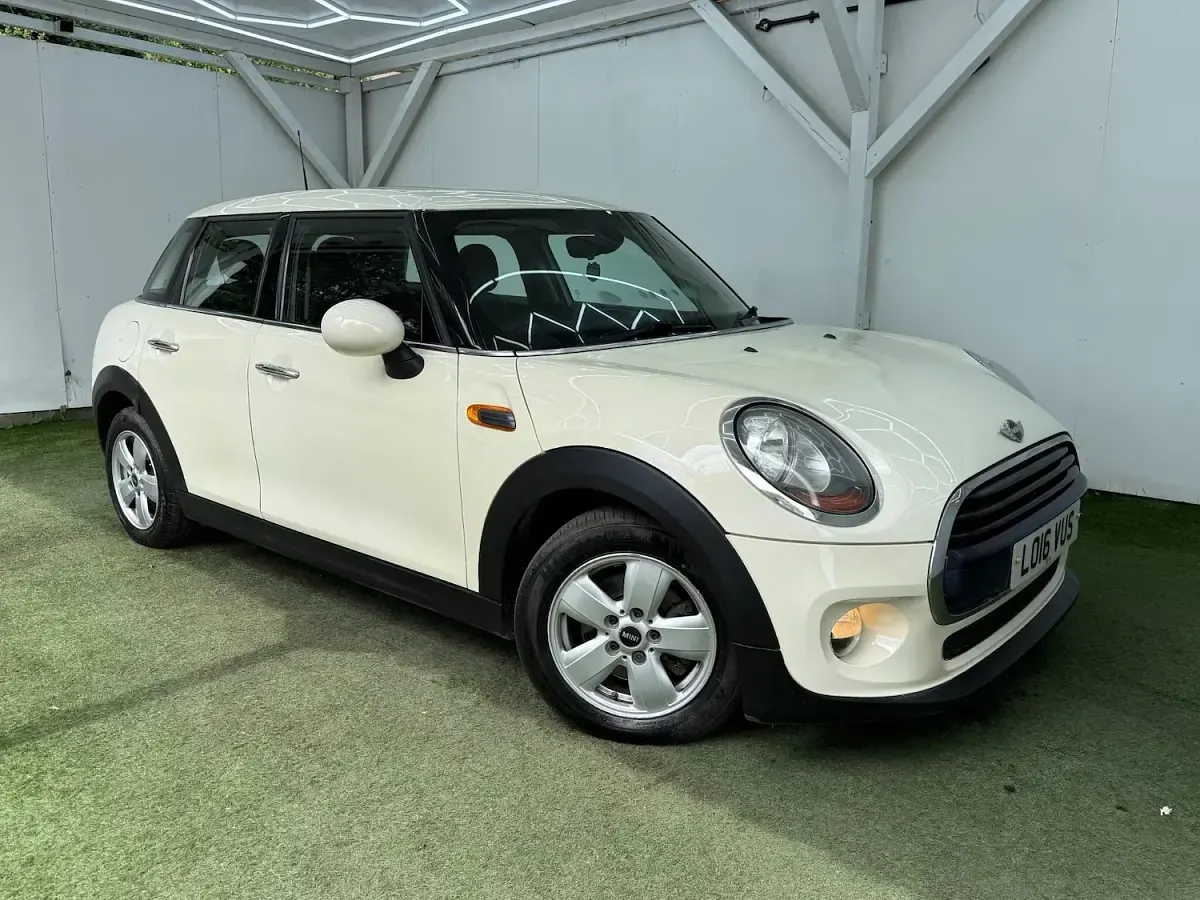 Used Mini Cooper D Hatch 116 HP (85 kW) 2016 White Hatchback