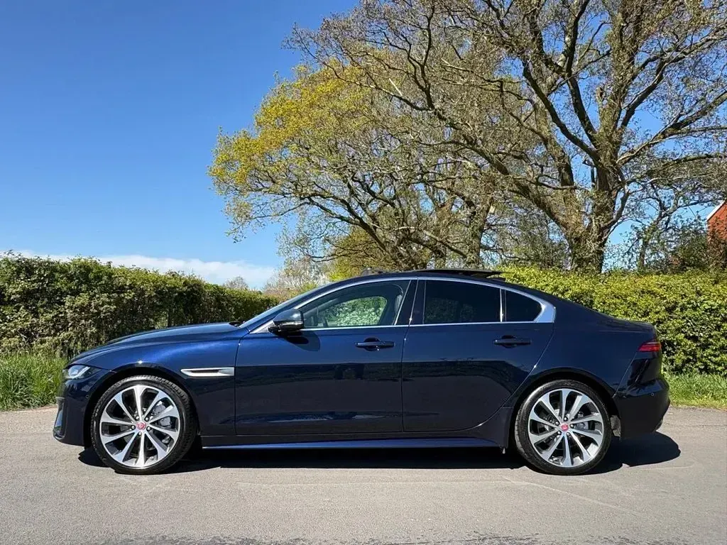Used Jaguar XE R-Dynamic 180 HP (132 kW) 2019 Blue Sedan
