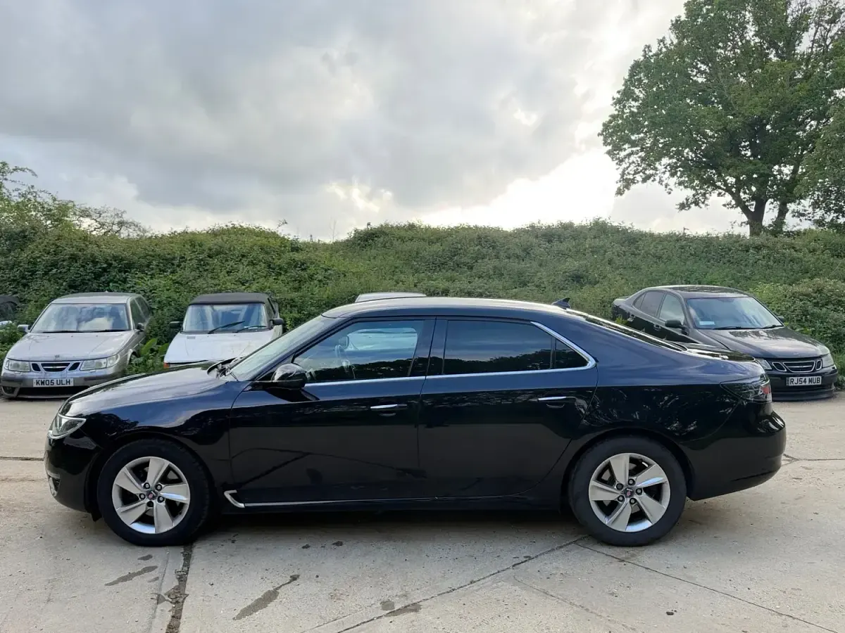 Used Saab 9-5 Vector 220 HP (161 kW) 2011 Black Sedan