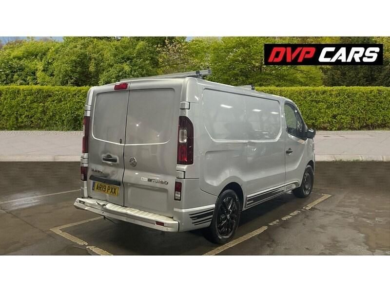 Used Vauxhall Vivaro Edition 125 HP (91 kW) 2019 Silver MPV