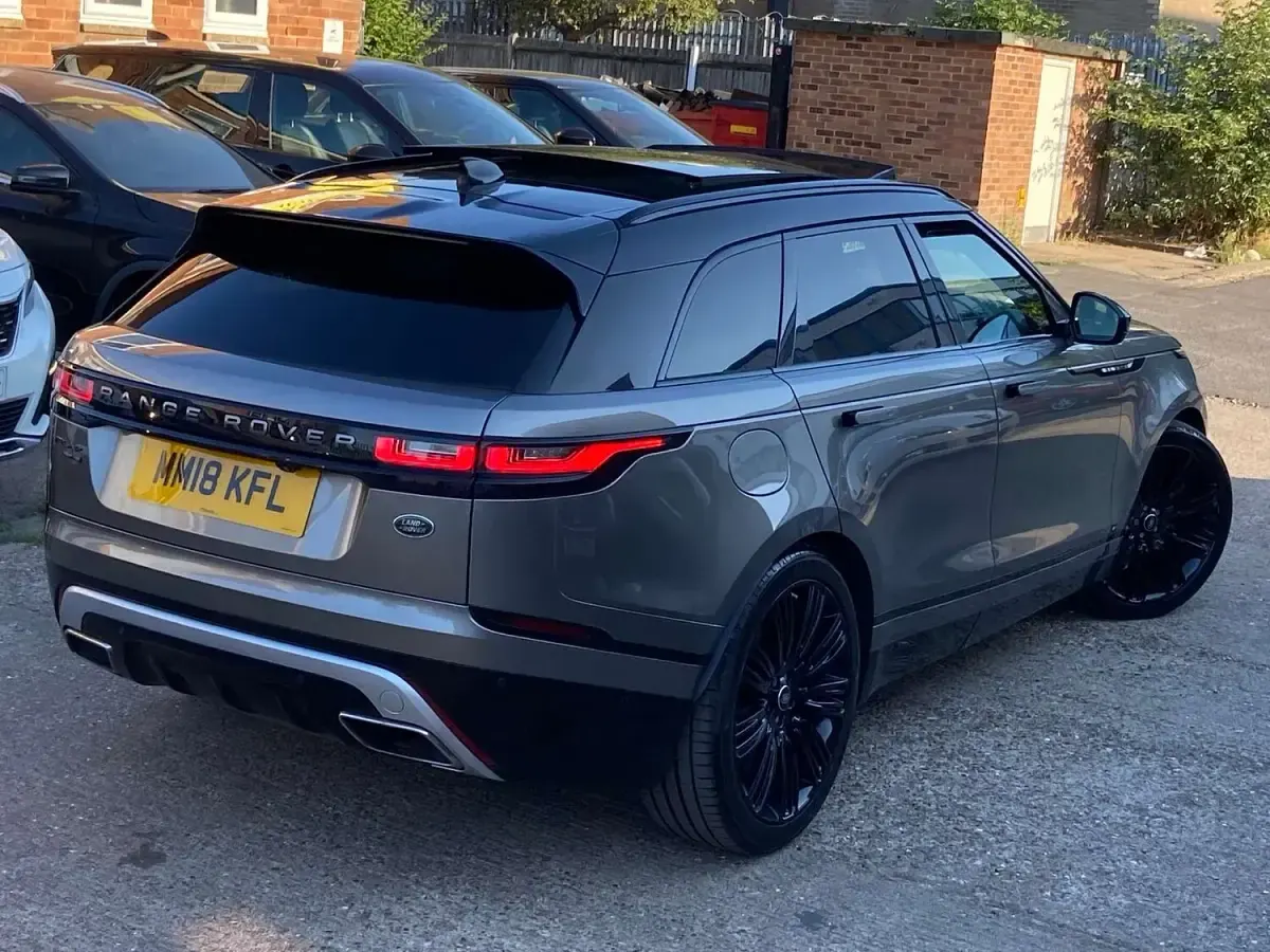 Used Land Rover Range Rover Velar HSE Dynamic 300 HP (220 kW) 2018 Silver SUV