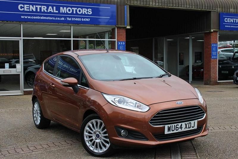 Używany Ford Fiesta Titanium 100 KM (73 kW) 2014 Żółty Hatchback
