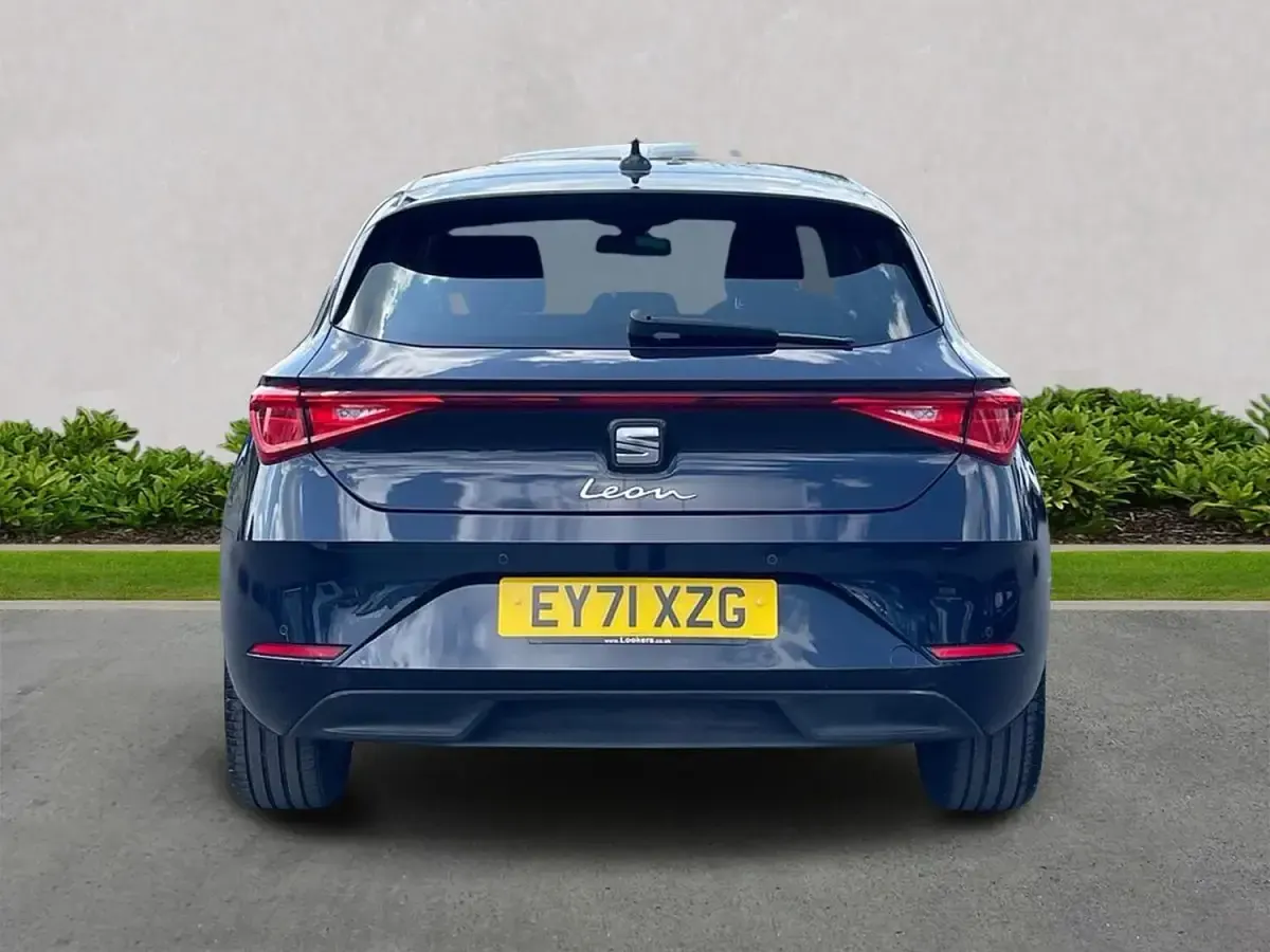 Second-hand Seat Leon SE Dynamic 130 CP (95 kW) 2021 Albastru Hatchback