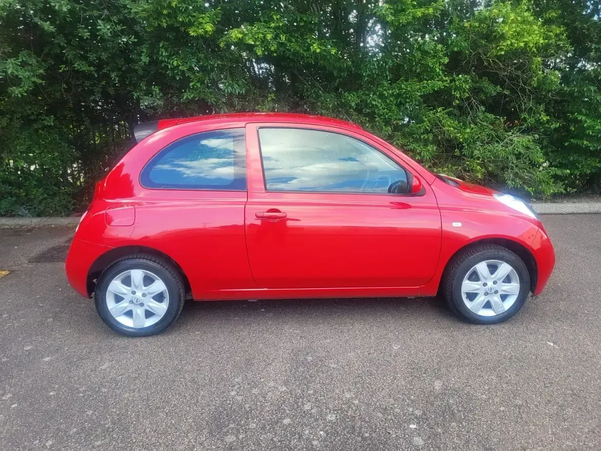 Used Nissan Micra 80 HP (58 kW) 2005 Red Hatchback