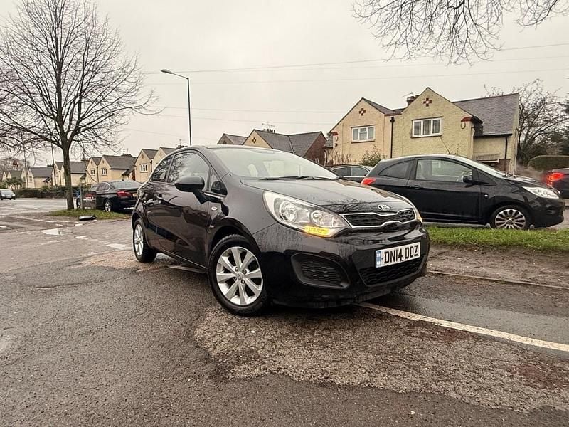 Used Kia Rio 85 HP (62 kW) 2014 Black Hatchback