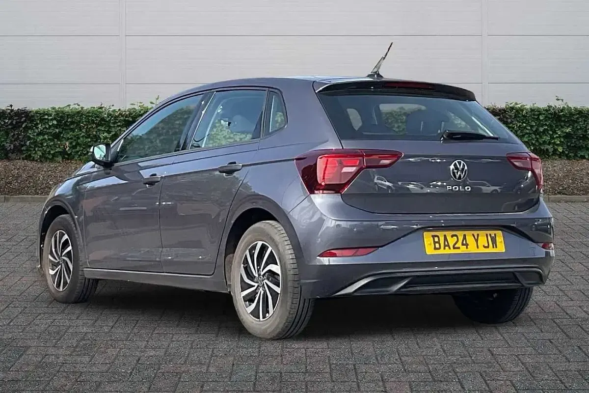 Used VW Polo Life 95 HP (69 kW) 2024 Grey Hatchback