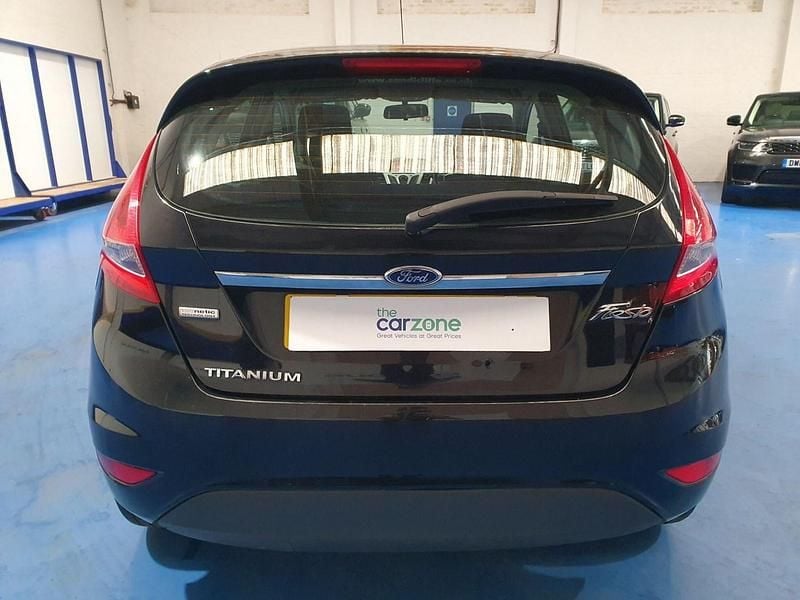 Used Ford Fiesta Zetec 95 HP (69 kW) 2012 Black Hatchback