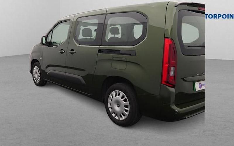 Usado Vauxhall Combo Design Edition 100 kW (136 CV) 2026 Monovolumen