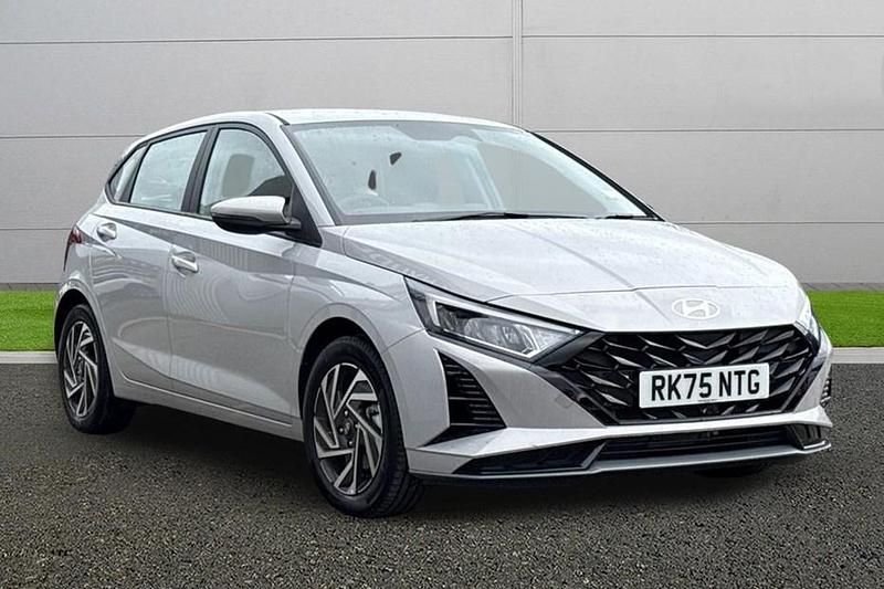 New Hyundai i20 Advanced 100 HP (73 kW) 2025 Grey Hatchback