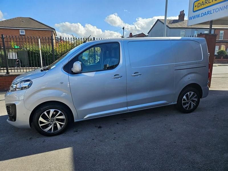 Silver Used 2017 Citroën Dispatch MPV | £5,990 (Fair price) - Image 1/4