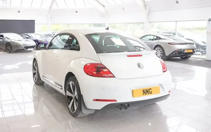 Used VW Beetle Sportline 140 HP (102 kW) 2014 White Hatchback