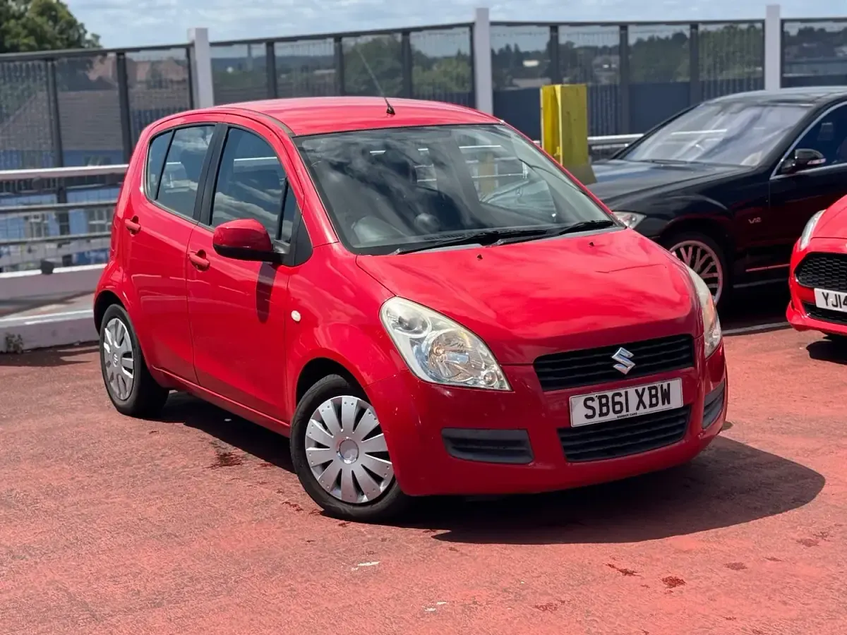 Used Suzuki Splash SZ3 65 HP (47 kW) 2012 Red Hatchback