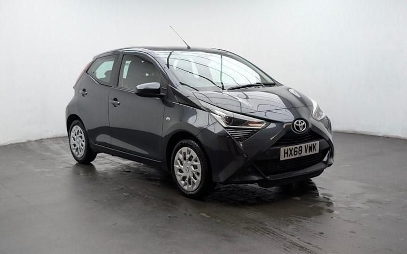 Used Toyota Aygo X-play 72 HP (52 kW) 2020 Hatchback