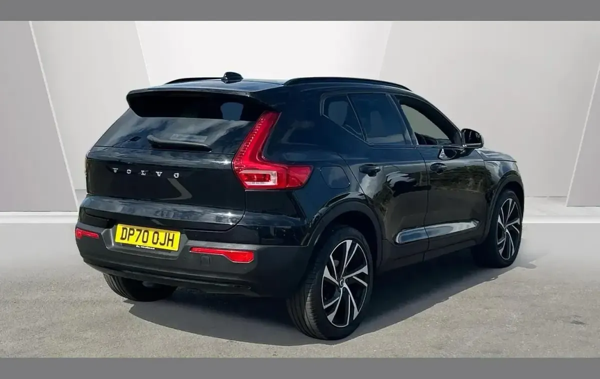 Used Volvo XC40 R-Design Pro 161 HP (118 kW) 2021 Black SUV