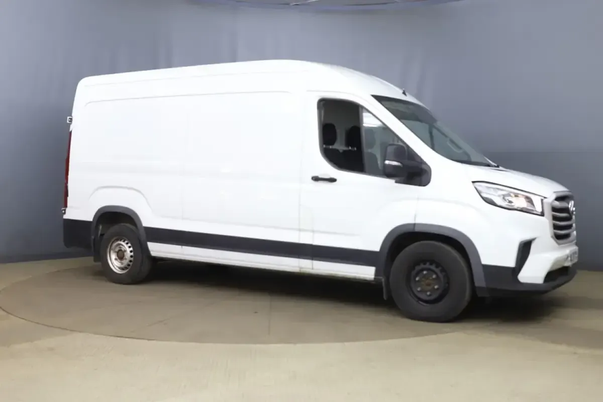 Usado Maxus V90 163 HP (119 kW) 2021 Branco Van