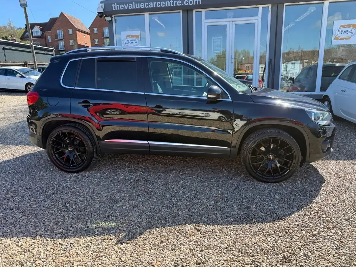 Usado VW Tiguan Match 177 HP (130 kW) 2014 Preto SUV