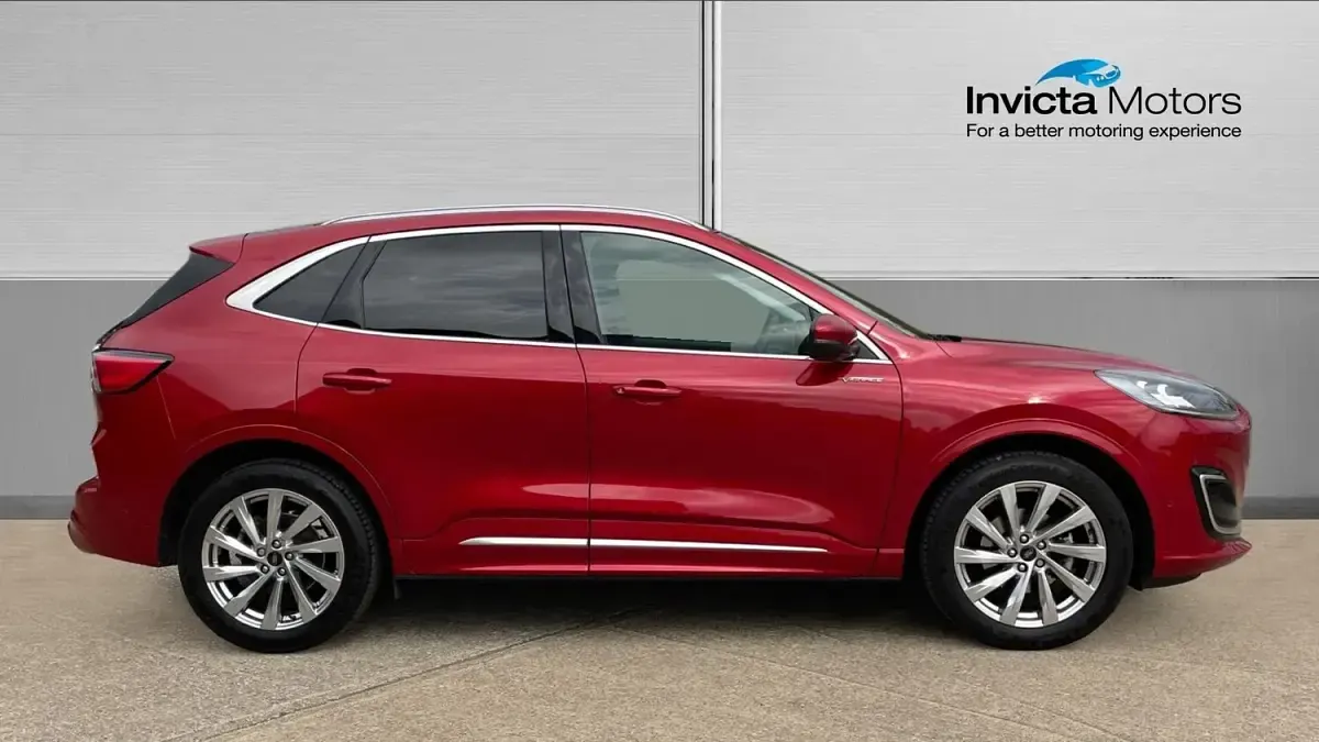 Used Ford Kuga Vignale 150 HP (110 kW) 2023 Red SUV