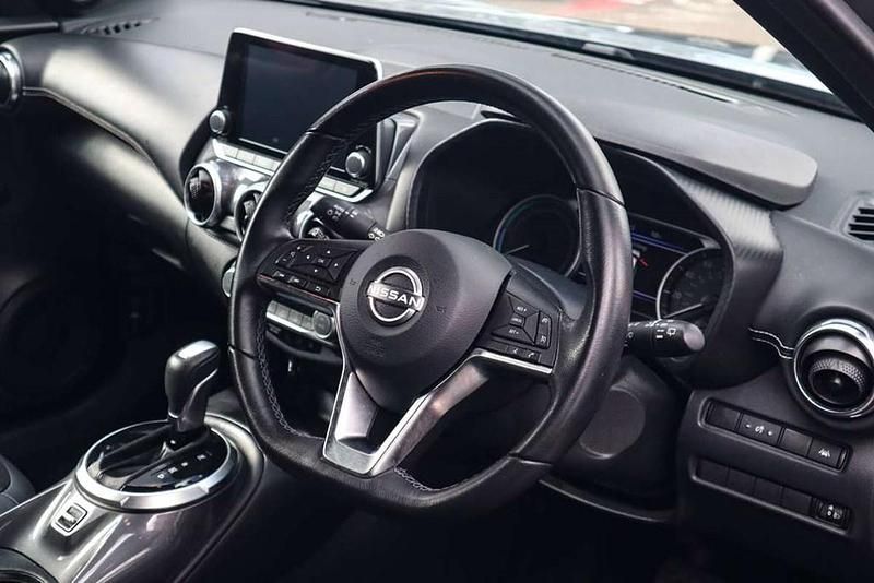 Used Nissan Juke N-Connecta 143 HP (105 kW) 2023 Grey SUV