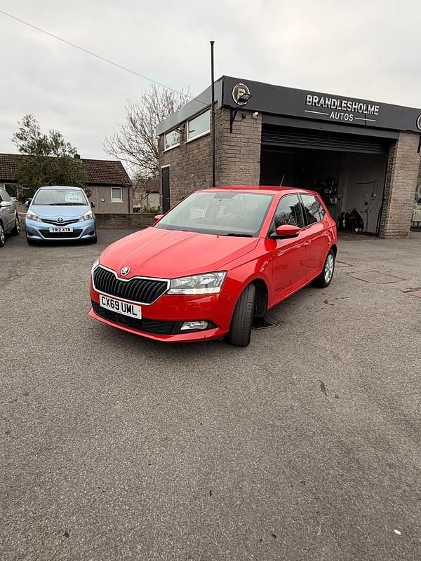 Used Skoda Fabia SE 75 HP (55 kW) 2019 Red Hatchback