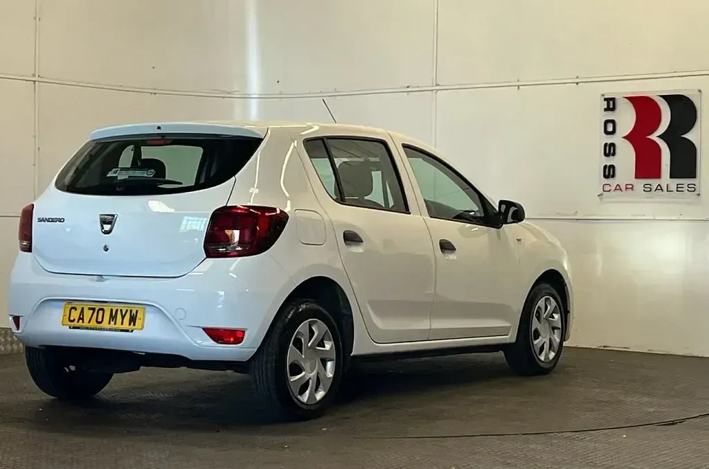 Used Dacia Sandero Essentiel 2020 White Hatchback