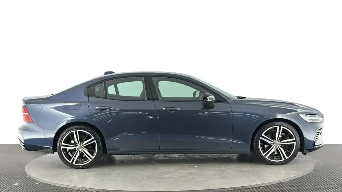 Used Volvo S60 R-Design 390 HP (286 kW) 2021 Blue Sedan