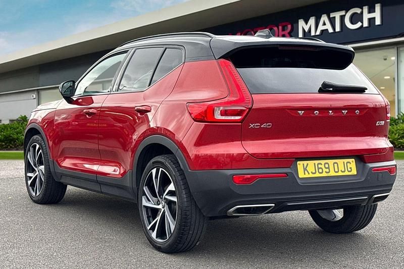 Used Volvo XC40 R-Design Pro 150 HP (110 kW) 2020 Red SUV