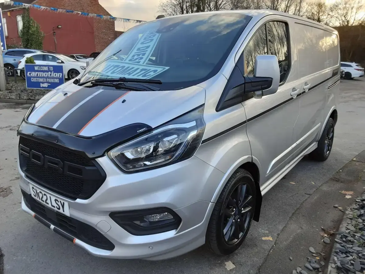 Usado Ford Transit Custom Sport 185 HP (136 kW) 2022 Prateado Van