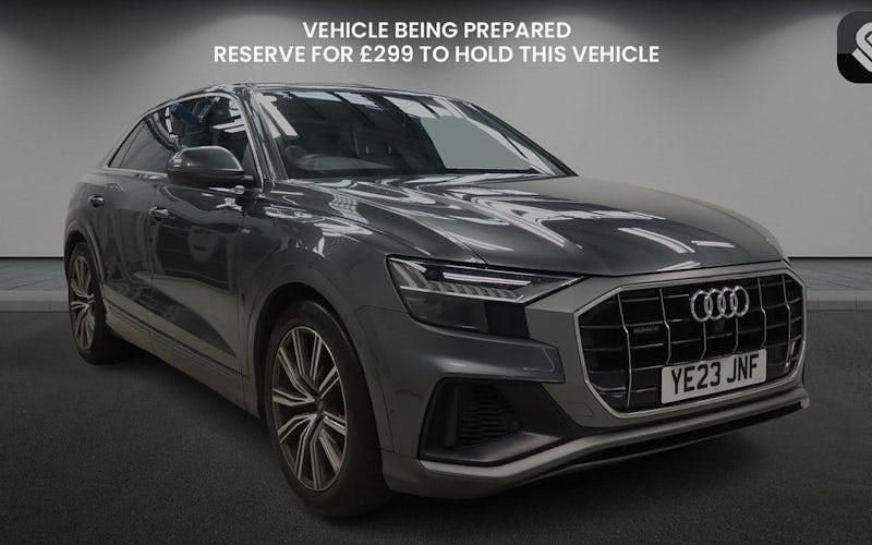 Daytona gray pearl effect/daytona gray pearl effec Used 2023 Audi Q8 S-Line SUV | £42,500 (Fair price) - Image 1/4