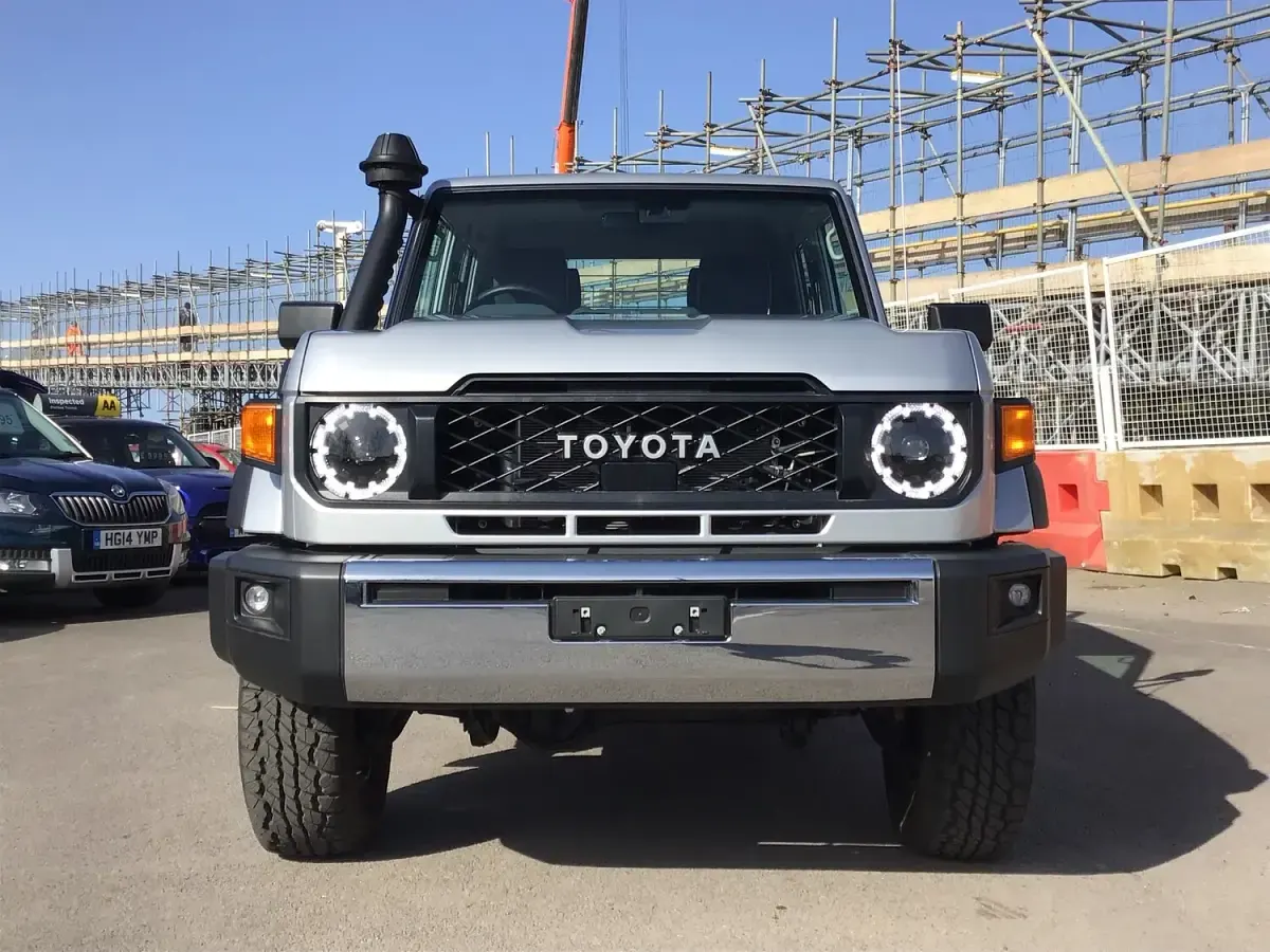 New Toyota Land Cruiser 204 HP (150 kW) 2026 Silver Pickup