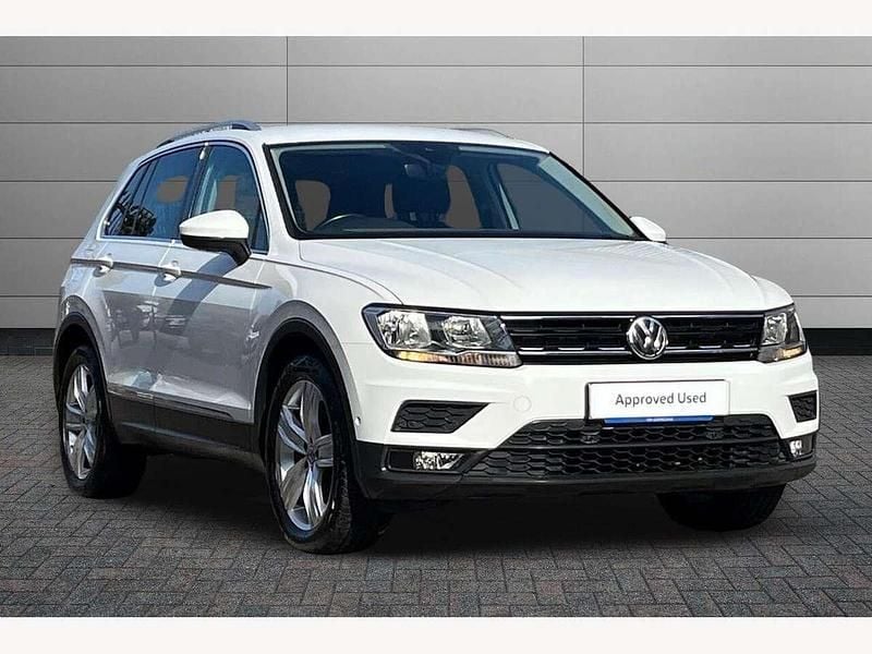 Pure white Used 2020 VW Tiguan Match SUV | £18,495 (Fair price) - Image 1/4