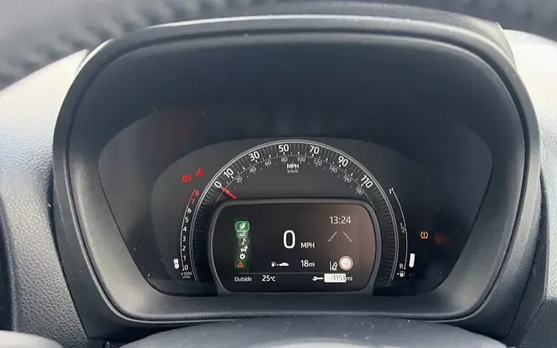 Used Toyota Aygo X 72 HP (52 kW) 2023 Green SUV