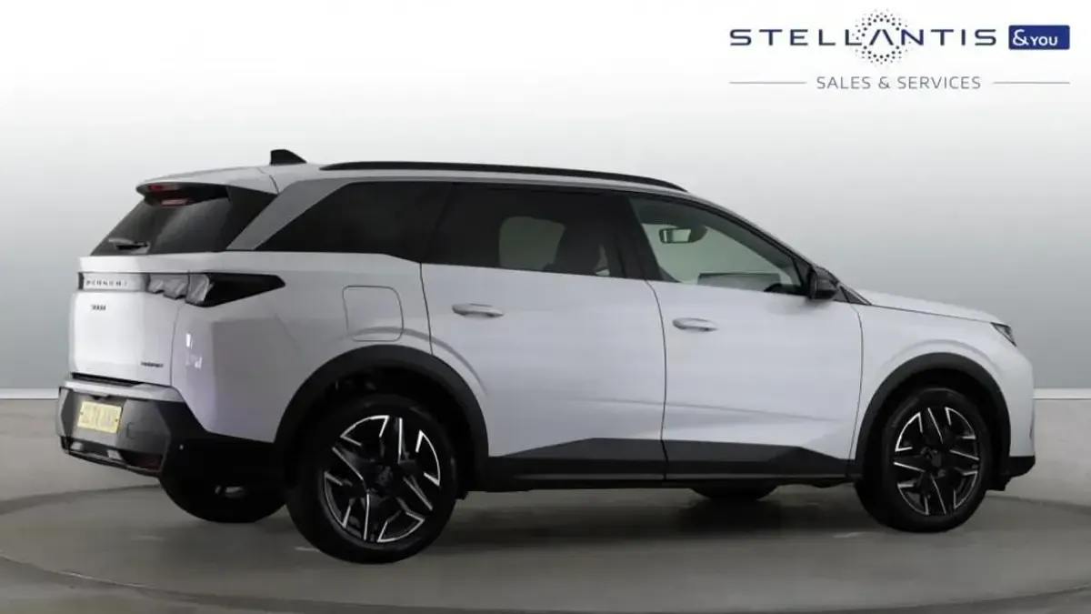 Used Peugeot 5008 Allure 134 HP (98 kW) 2024 White SUV